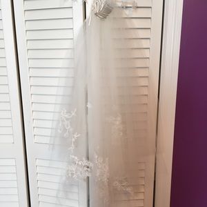 Vera Wang wedding veil